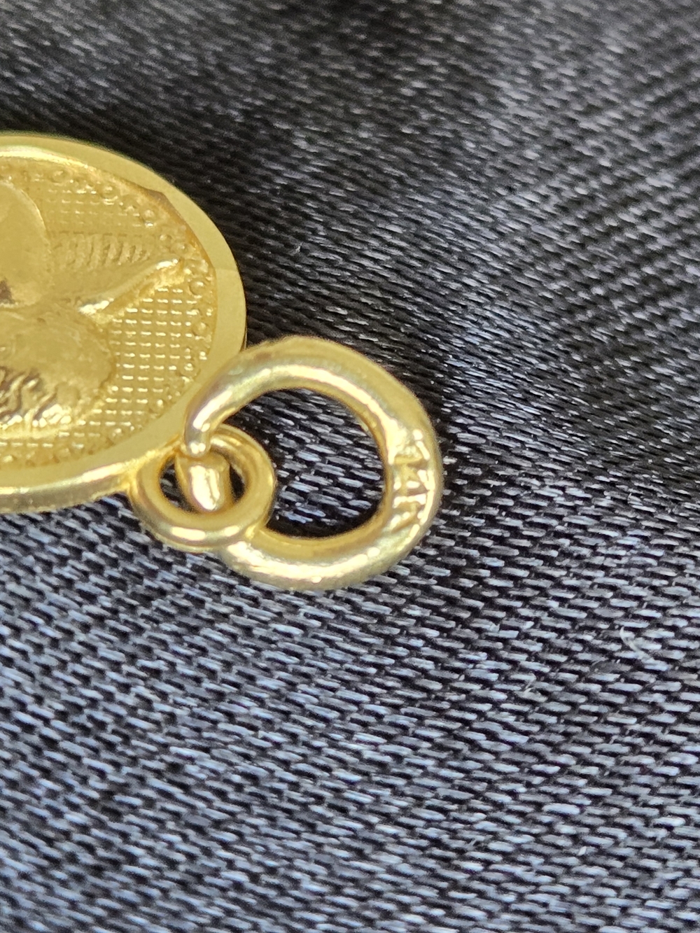 14K Gold Angel Cherub Pendant Charm - Picture 3 of 3